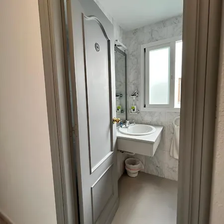 Berlin Guest house *